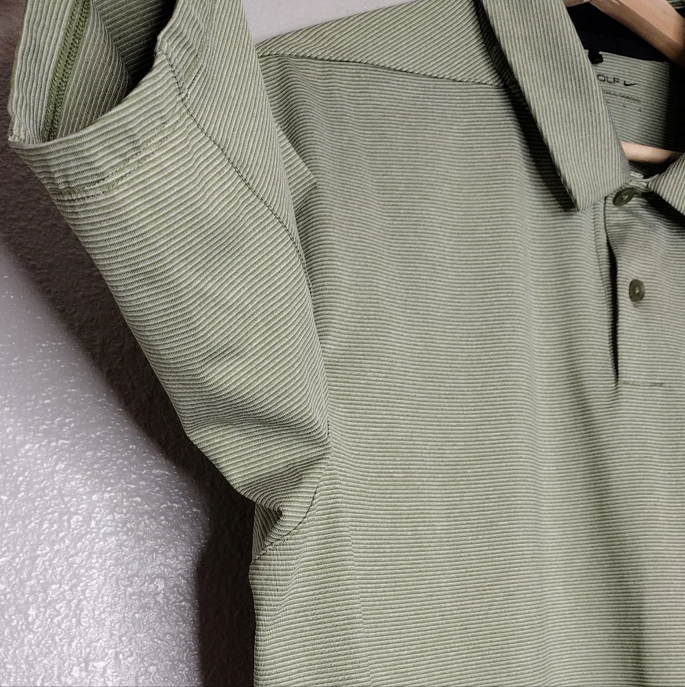 Nike Standard Fit Men’s Light Olive Green Golf Athletic Polo Shirt Sz L